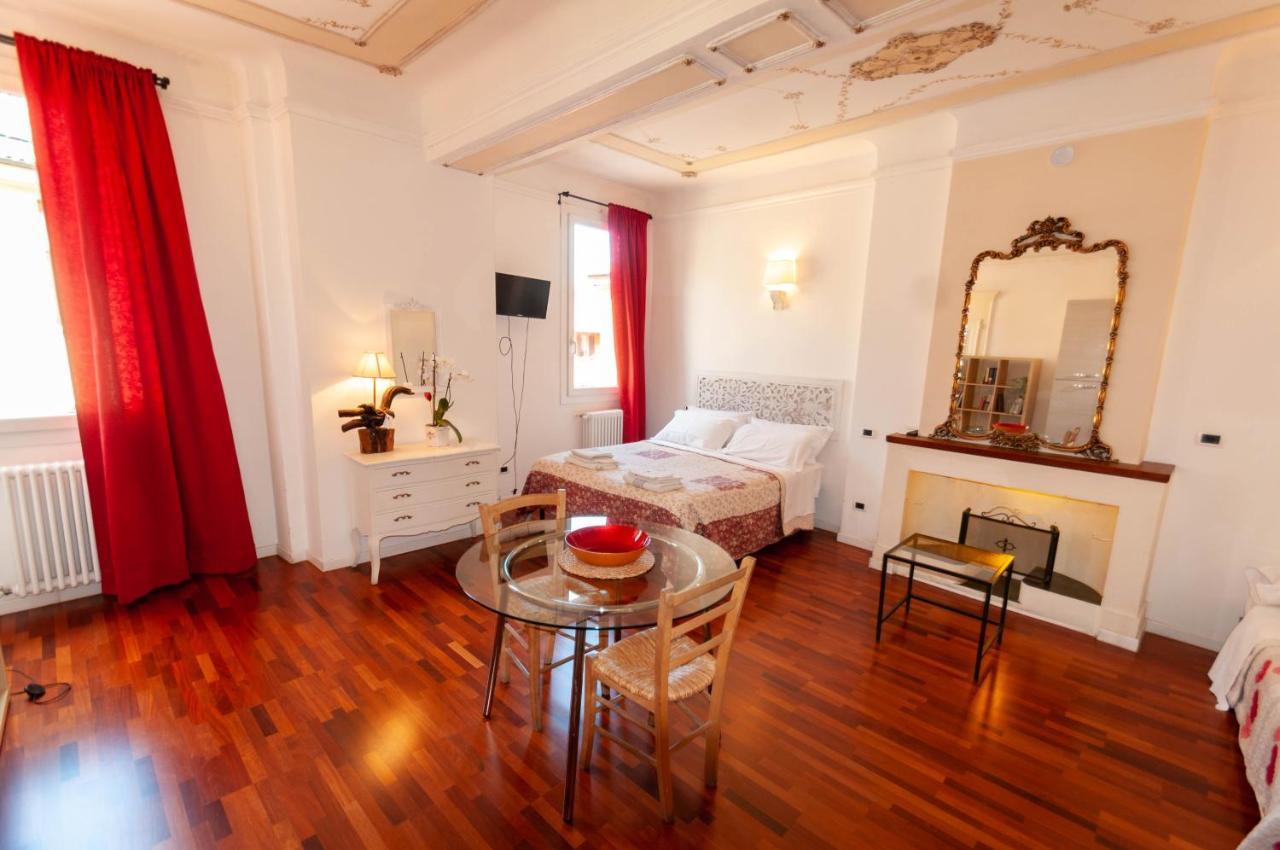 Porta Antica Apartment Bologna Eksteriør billede